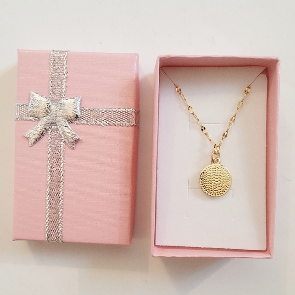 NIB Moon+Star Charm Gold necklace - Picture 4 of 5